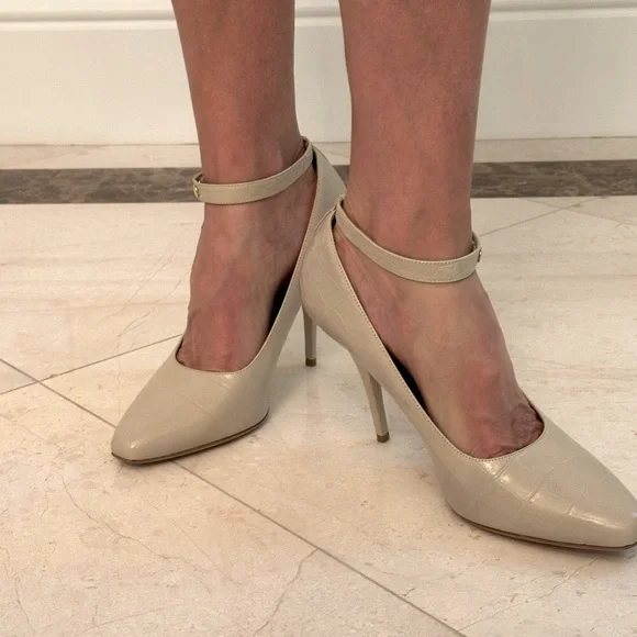 Burberry Beige Croc-Embossed Leather Ankle Strap Heels Size 40/ 9US - Picture 2 of 13
